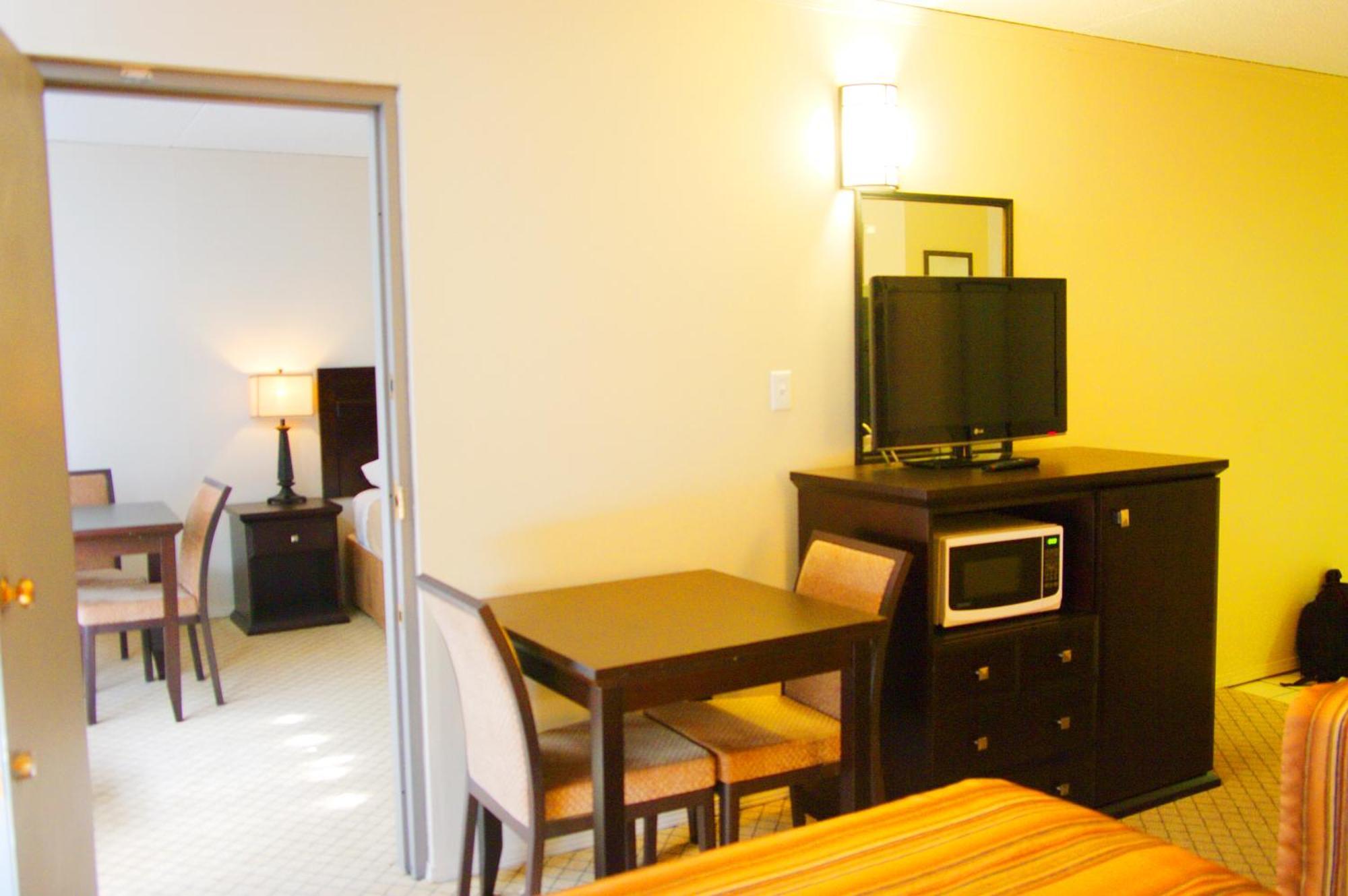 Airport Traveller's Inn YYC Rom bilde