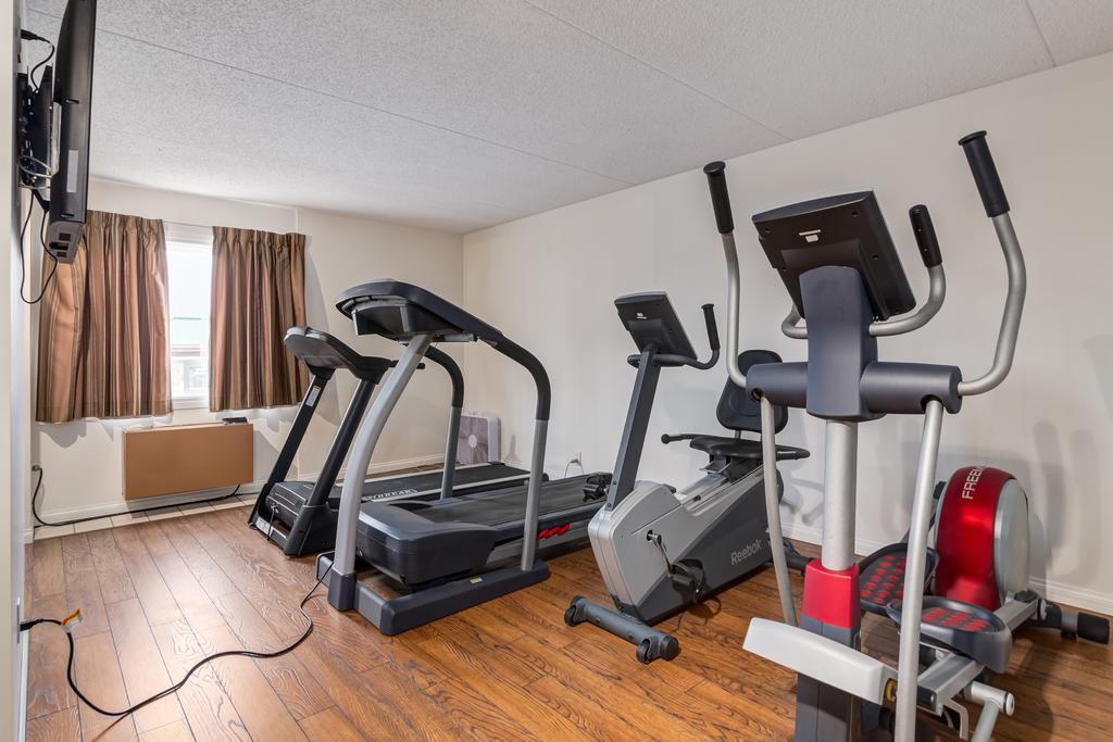 Airport Traveller's Inn YYC Eksteriør bilde
