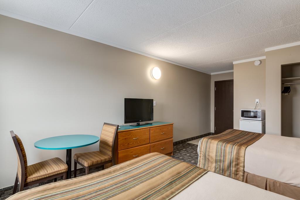 Airport Traveller's Inn YYC Eksteriør bilde