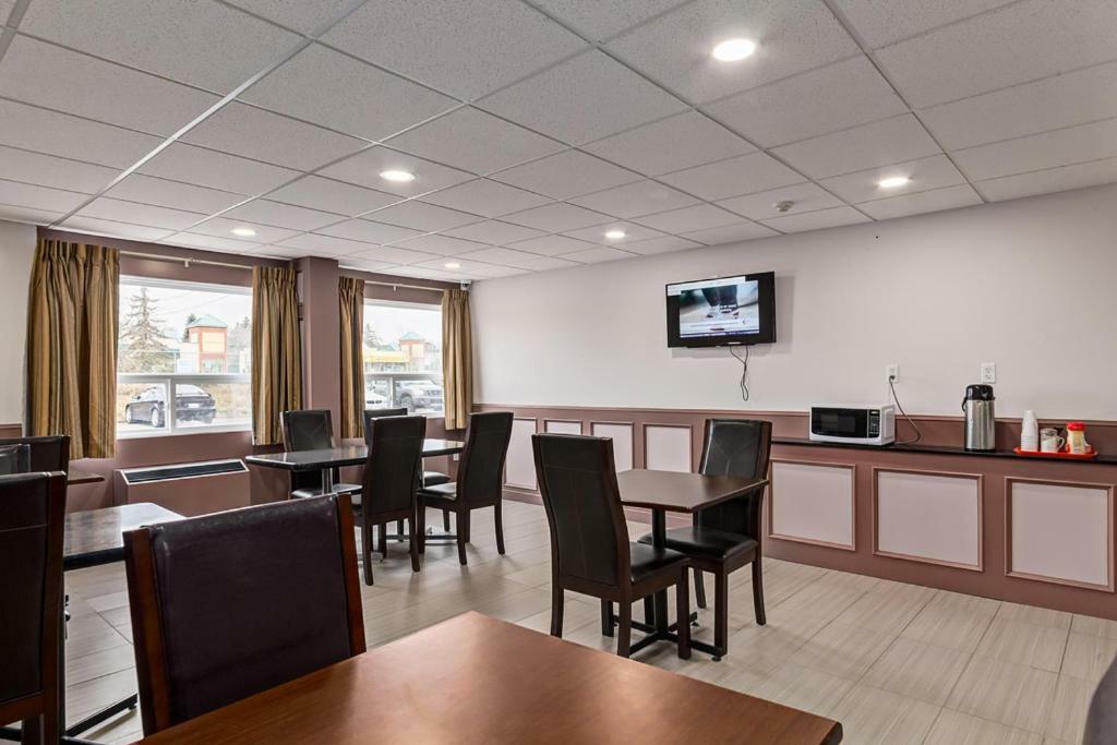 Airport Traveller's Inn YYC Eksteriør bilde