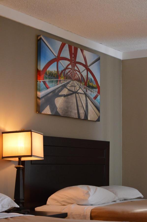 Airport Traveller's Inn YYC Eksteriør bilde